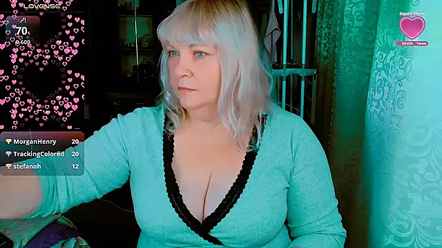 Snapshot of DiamondNata chatting on 10-14-25, 12:00 DiamondNata online show from 10-14-25, 12:00