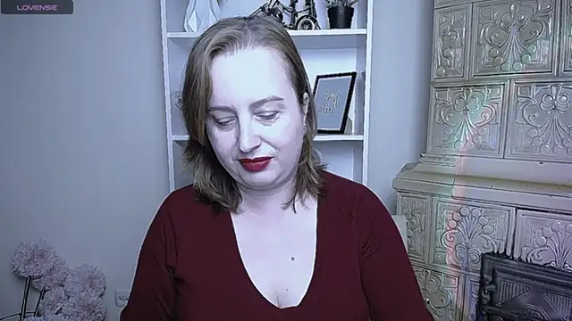 Snapshot of HelenFl chatting on 10-20-25, 07:09 HelenFl online show from 10-20-25, 07:09