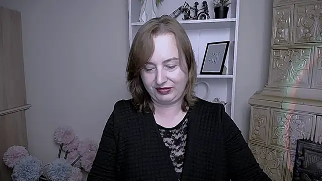 Snapshot of HelenFl chatting on 10-10-25, 06:47 HelenFl online show from 10-10-25, 06:47