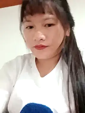 Snapshot of TrangNemo chatting on 10-10-25, 12:50 TrangNemo online show from 10-10-25, 12:50