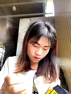 Snapshot of Mylinh- chatting on 10-09-25, 01:50 Mylinh- online show from 10-09-25, 01:50