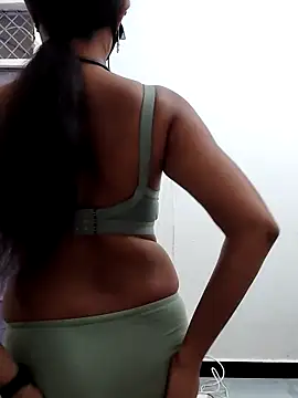 Snapshot of Miya_sistar chatting on 01-07-26, 11:15 Miya sistar online show from 01-07-26, 11:15