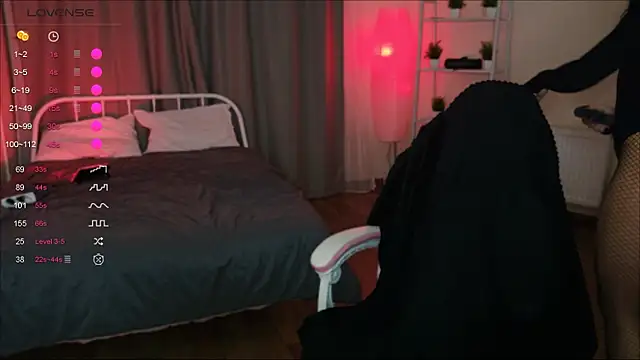 ShayLisse online show from 10-15-25, 04:11