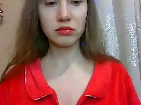 Snapshot of Lynirina chatting on 02-19-26, 01:02 Lynirina online show from 02-19-26, 01:02