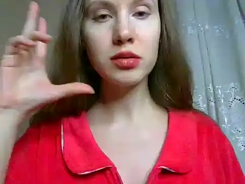 Snapshot of Lynirina chatting on 02-14-26, 11:38 Lynirina online show from 02-14-26, 11:38