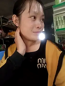 Snapshot of Young_vietnamese chatting on 10-16-25, 01:14 Young vietnamese online show from 10-16-25, 01:14