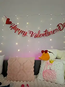 Evarey  online show from 02-15-26, 06:36