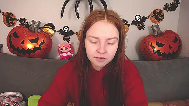 Evarey  online show from 10-25-25, 04:55