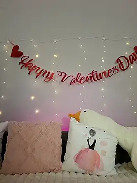 Evarey  online show from 02-12-26, 06:13