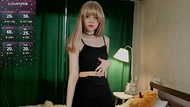  LucyStars  online show from 03-25-26, 11:42