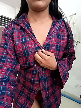 anshika0124 online show from 12-17-25, 05:23