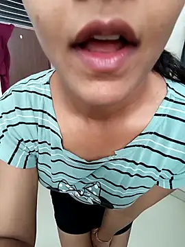 anshika0124 online show from 10-31-25, 04:42