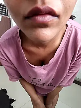 anshika0124 online show from 12-02-25, 07:54