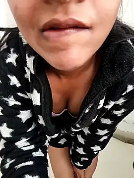 anshika0124 online show from 12-18-25, 05:01