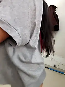 anshika0124 online show from 12-23-25, 04:56