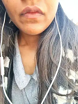 anshika0124 online show from 01-14-26, 06:06