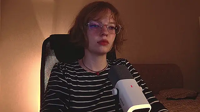 emymayy online show from 06-19-26, 03:51