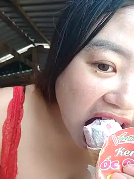 pi-pi-00 online show from 10-13-25, 02:57