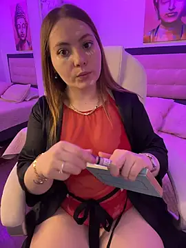 kattee adams online show from 10-28-25, 01:32