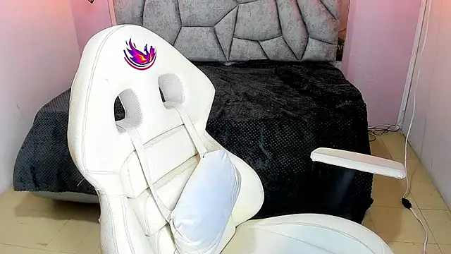 Addyy 02 online show from 04-10-26, 07:21