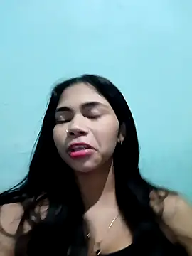 Snapshot of Ammyy_Wood_ chatting on 10-21-25, 01:16 Ammyy Wood  online show from 10-21-25, 01:16