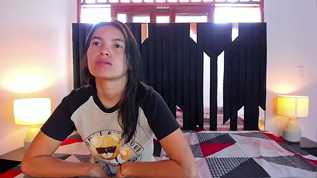 Sofy and Mia online show from 11-08-25, 12:42