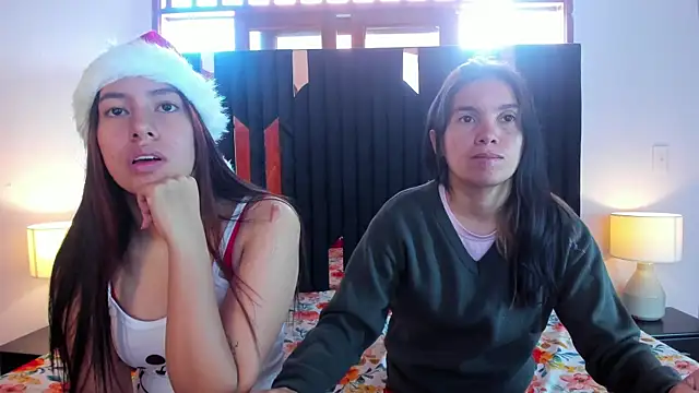 Sofy and Mia online show from 12-15-25, 12:44