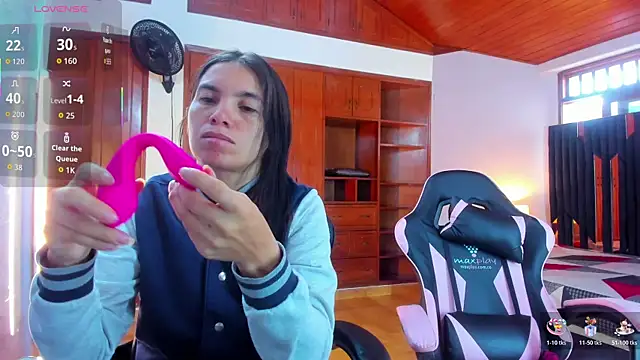 Sofy and Mia online show from 01-08-26, 12:44