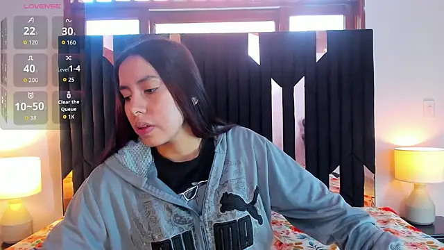 Sofy and Mia online show from 11-29-25, 12:38