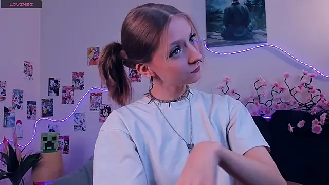 Snapshot of Golden_dawn chatting on 01-17-26, 07:23 Golden dawn online show from 01-17-26, 07:23