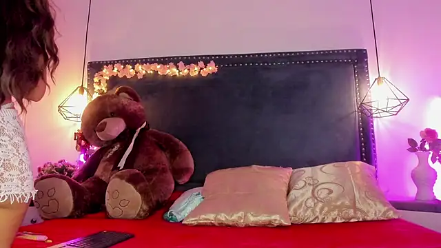 Emma Saylor online show from 03-31-26, 02:08