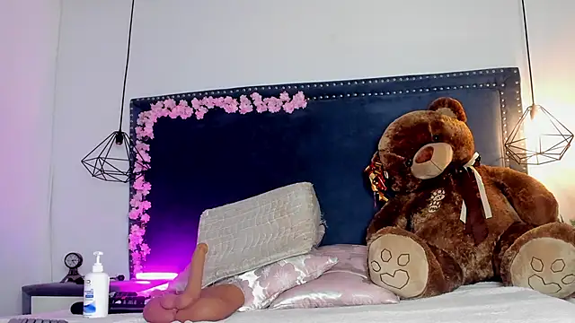 Emma Saylor online show from 01-31-26, 10:08