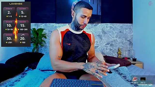 Snapshot of Danny_Willson chatting on 02-04-26, 03:18 Danny Willson online show from 02-04-26, 03:18