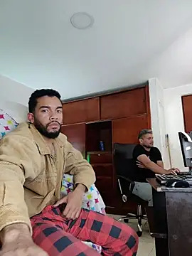 andresnoir  online show from 01-15-26, 03:32