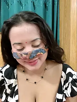 Beauty Queen Soniya online show from 05-28-26, 11:54