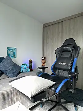 Dave-Max01 online show from 11-16-25, 02:33