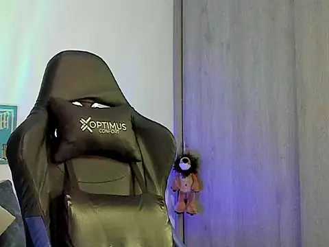 Dave-Max01 online show from 11-05-25, 11:41