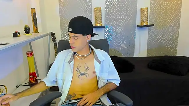 JacobBlackwell  online show from 12-20-25, 07:39