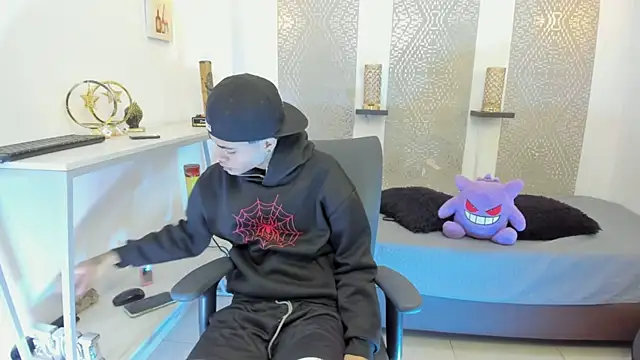 JacobBlackwell  online show from 12-14-25, 07:30