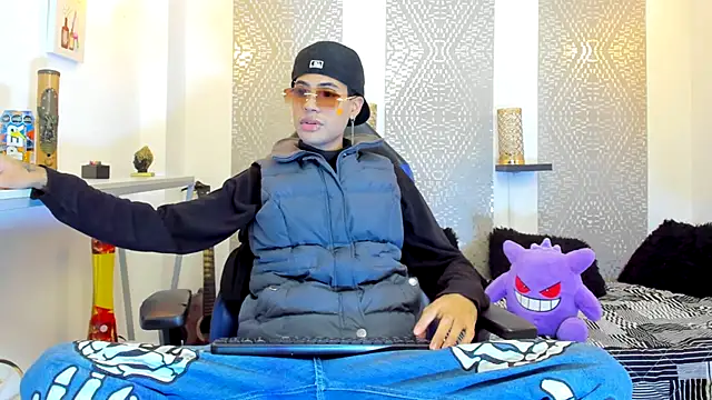 JacobBlackwell  online show from 11-16-25, 07:18