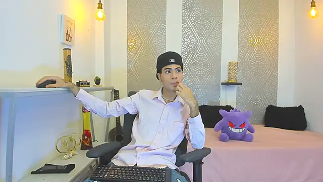 JacobBlackwell  online show from 11-17-25, 07:18