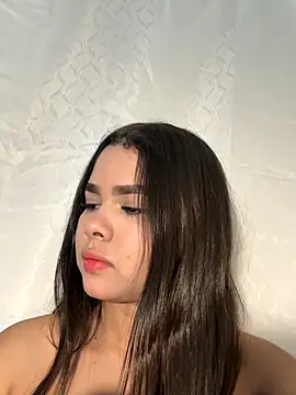 Snapshot of TianaGlow44 chatting on 11-29-25, 01:28 TianaGlow44 online show from 11-29-25, 01:28