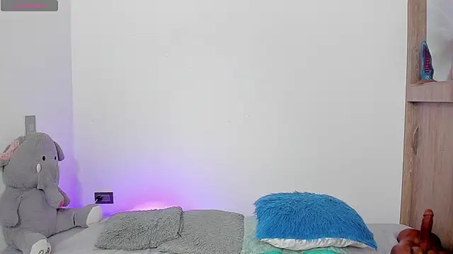 TianaGlow44 online show from 06-09-26, 03:24