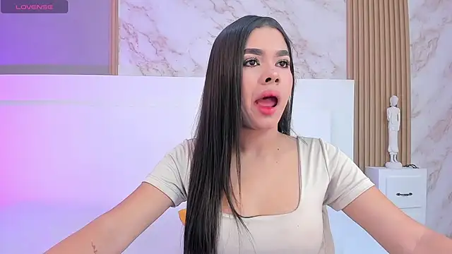 Snapshot of TianaGlow44 chatting on 10-29-25, 12:26 TianaGlow44 online show from 10-29-25, 12:26