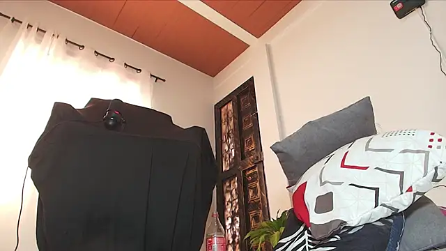 s-sweett online show from 10-29-25, 03:11