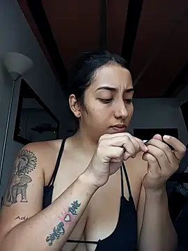 Snapshot of Queen_sofya chatting on 10-17-25, 05:26 Queen sofya online show from 10-17-25, 05:26