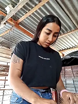 Snapshot of Queen_sofya chatting on 12-18-25, 08:01 Queen sofya online show from 12-18-25, 08:01