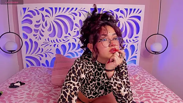 sunny maya  online show from 11-25-25, 04:13