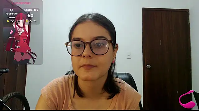 CarlaLorez online show from 10-20-25, 03:01