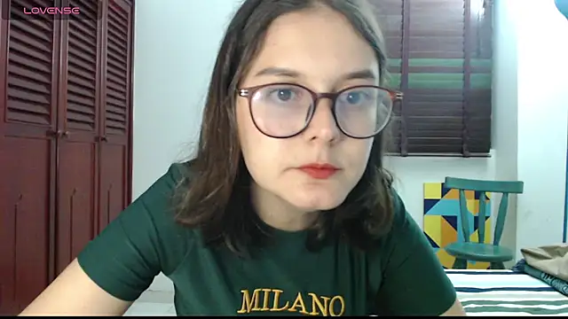 CarlaLorez online show from 10-12-25, 03:41